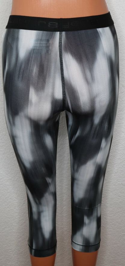 Damen Sport Fitness Leggings 3/4Capri LAYER 8 Größe S, M, L Fitnesshose Jogging