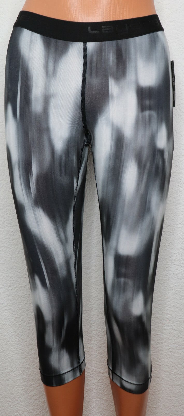 Damen Sport Fitness Leggings 3/4Capri LAYER 8 Größe S, M, L Fitnesshose Jogging