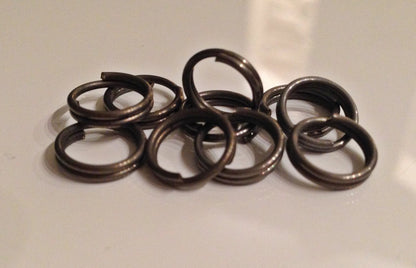 15 -1000 Sprengring Splitring für Wobbler Blinker Jerkbait Swimbait Stahl dunkel